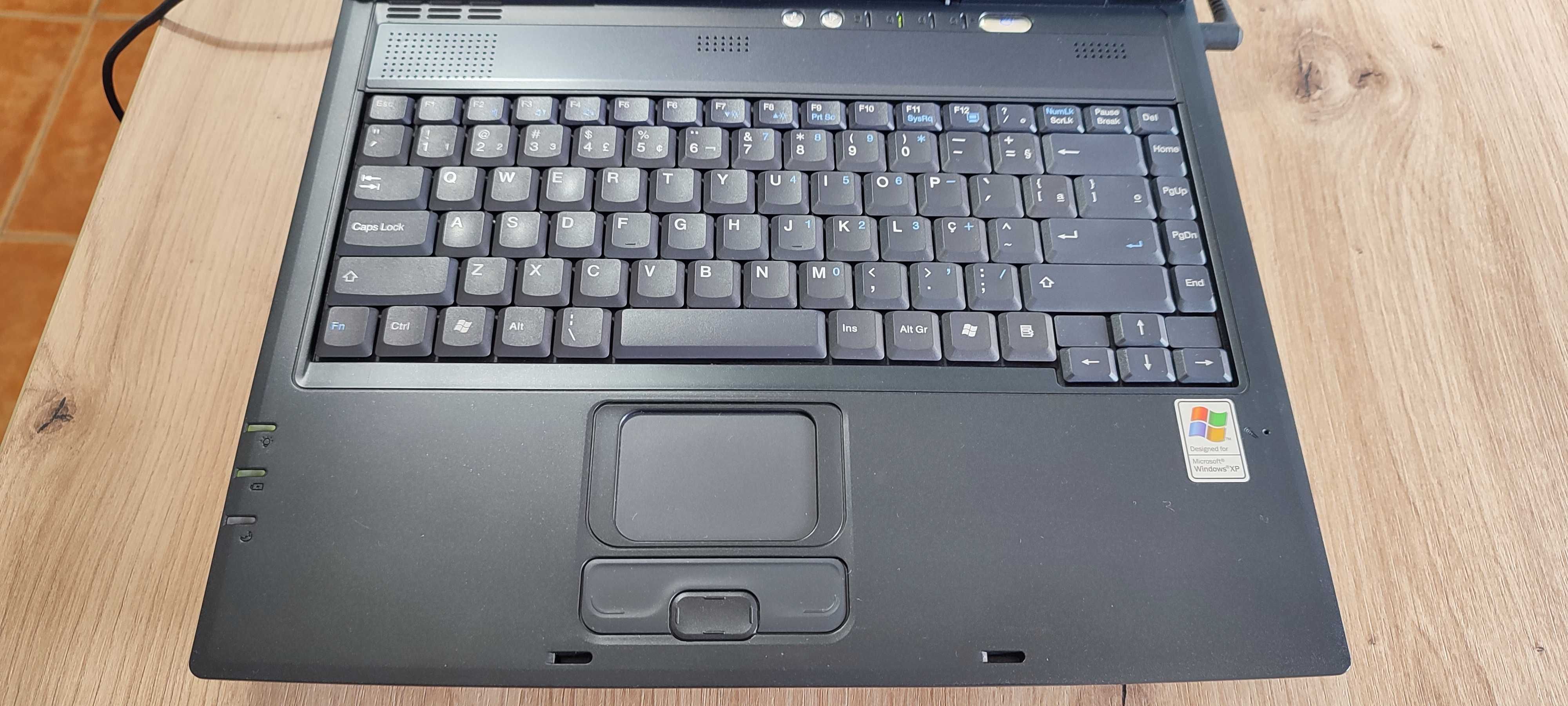 Laptop Supratech ECS 536