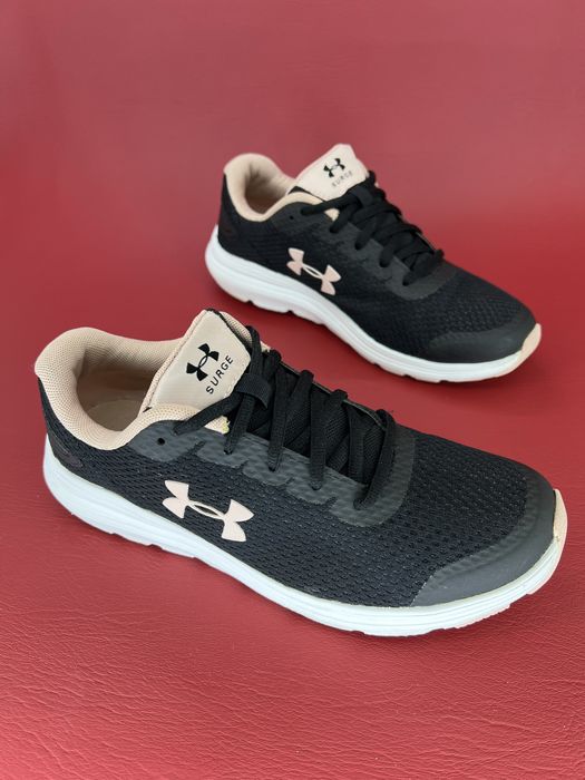 Жіночі кросівки для бігу 39р.25см.Under Armour
