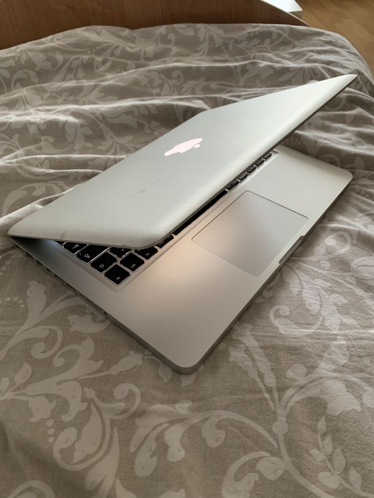 Macbook 13 pro 2.5Ghz i5 2x2GB (4GB)