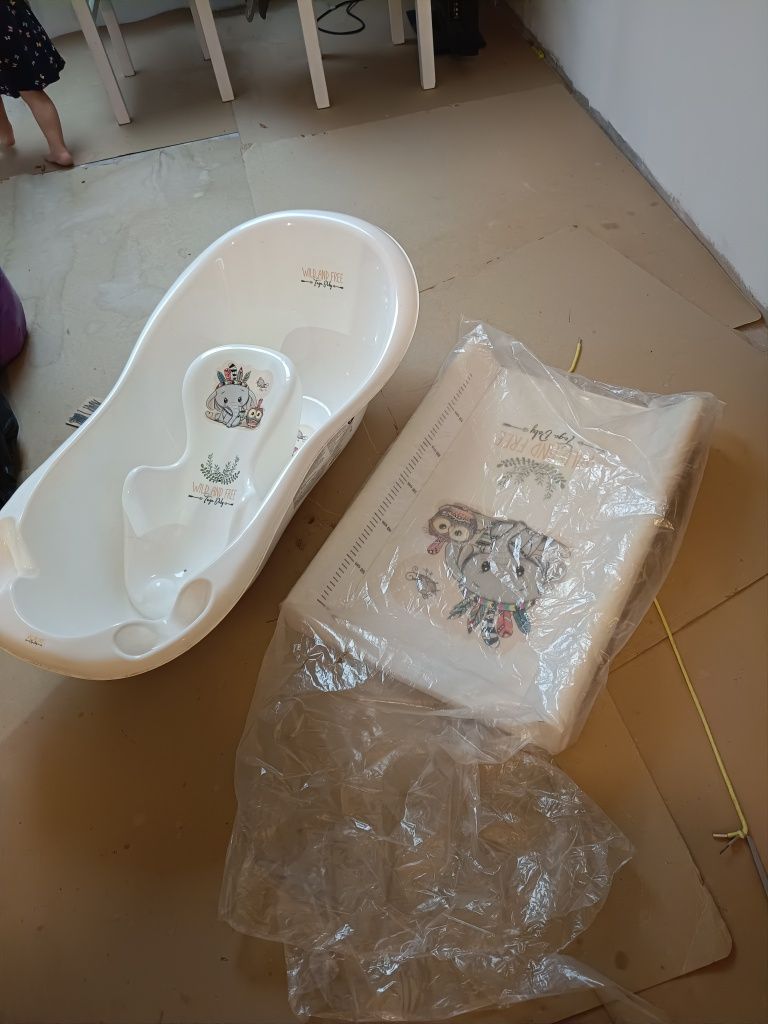 Sprzedam wanienkę razem z przewijakiem