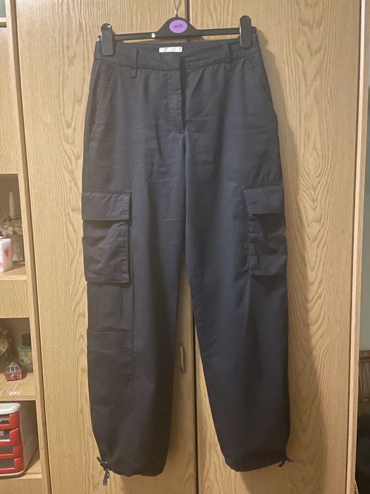 Чорні жіночі штани карго