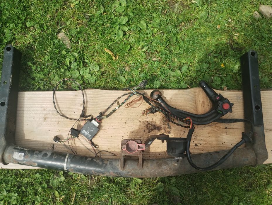 Продам фаркоп в хорошому стані до volkswagen b5 привезений з Європи