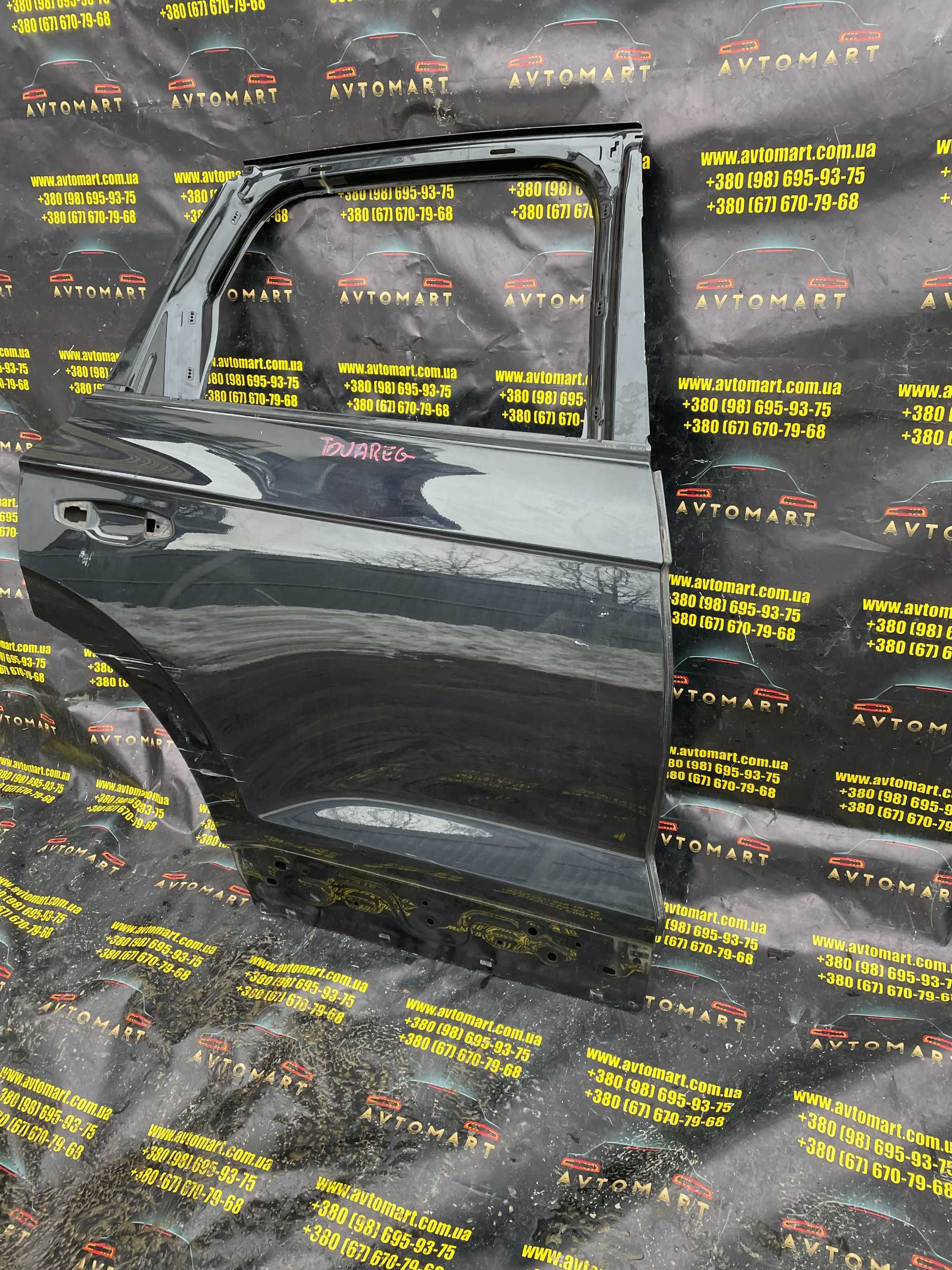 Двері задні праві VW Touareg дверь задняя правая Touareg 760833312A