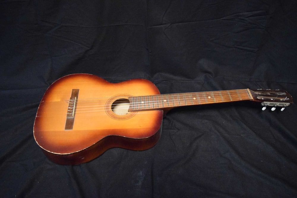 Gitara Vintage Wschodnia (Ukraińska)