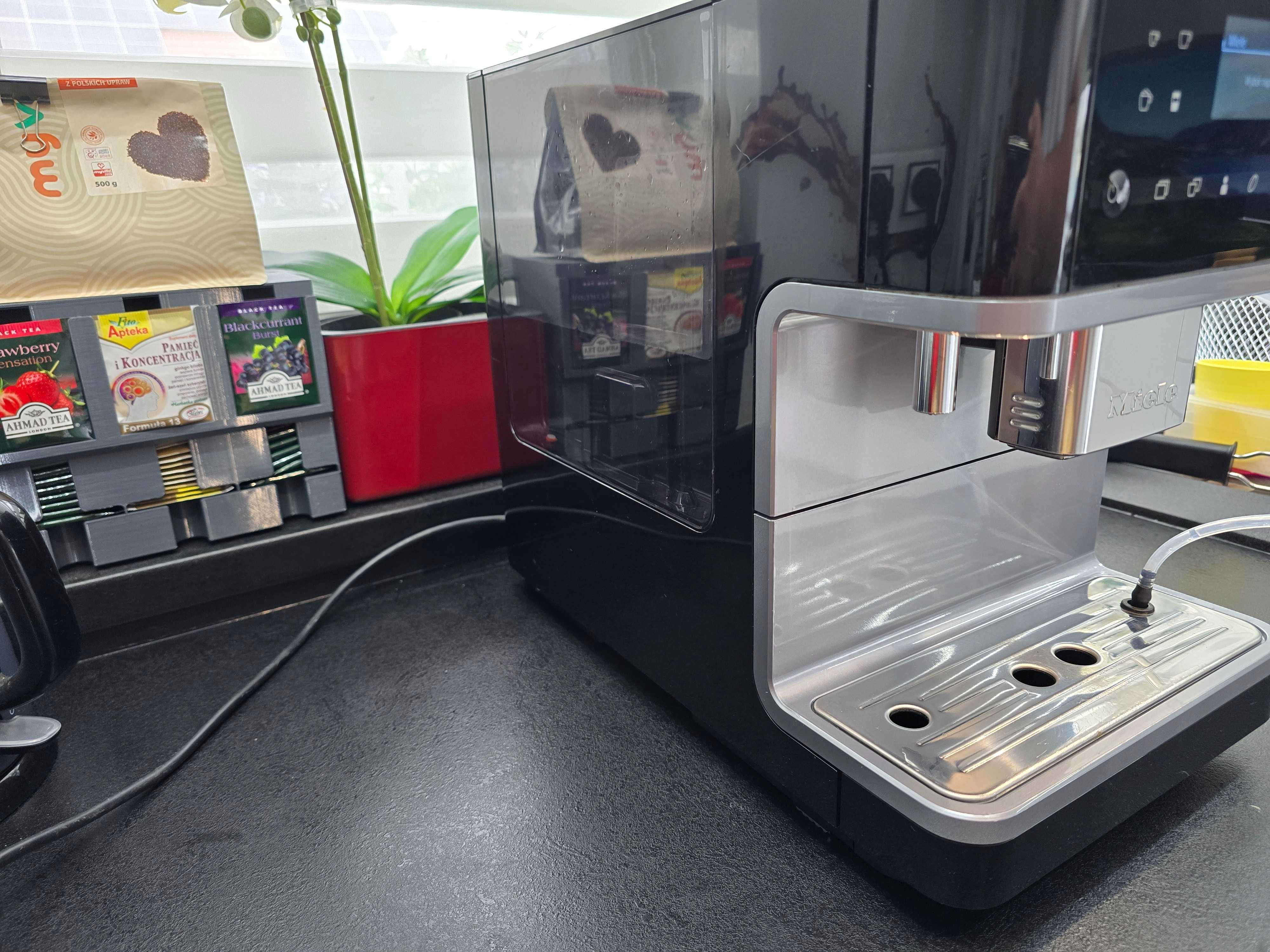 Ekspres Miele CM 6350 czarny, LED, menu PL, One Touch, Aromatic, 15bar