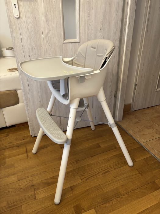 Krzesełko rozkladane dla dziecka.