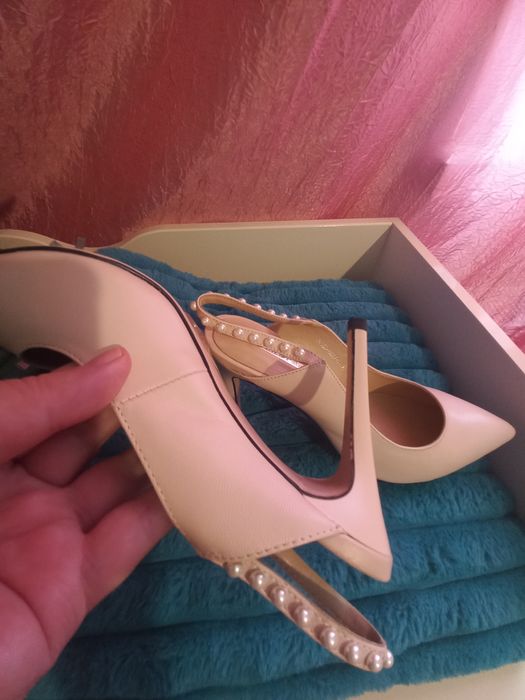 Продам шкіряні жіночі босоніжки, туфлі