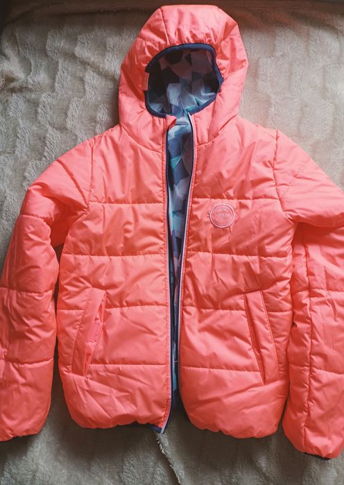 Продам зимову куртку на дівчинку