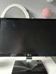 Monitor LG 16 cali