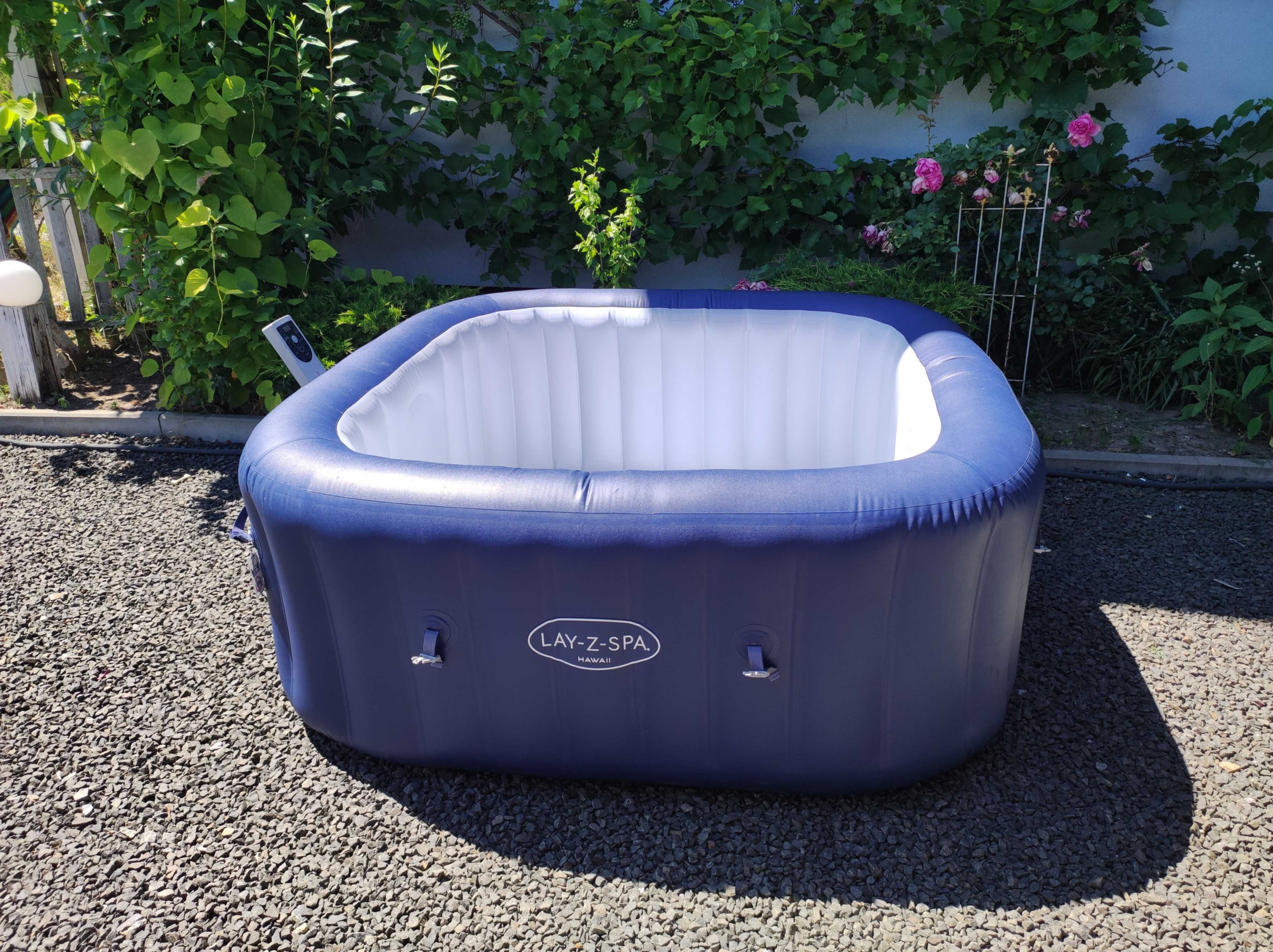 Lay-Z-Spa Hawaii JAK NOWE jacuzzi z wbudowaną pompą 4-6 os. model 2025