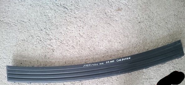 LISTWA ZDERZAKA TYŁ JEEP GRAND CHEROKEE 11-13 BDB