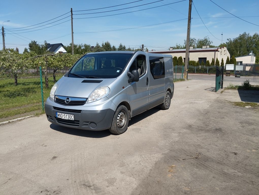 Opel Vivaro 5 osobowy w ciagłym użytkowaniu