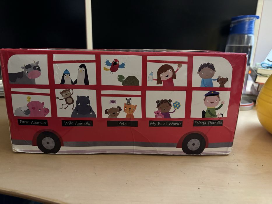 Zestaw książeczek Little Library Red Bus