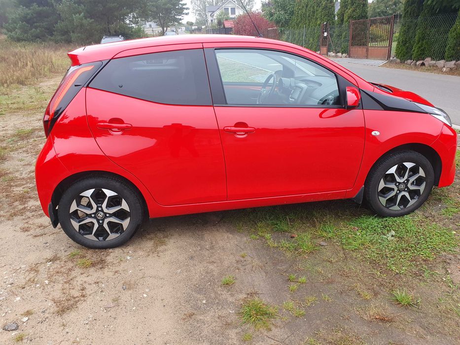 AYGO X-PLAY  2021  5-drzwiowy  1,0 WT-i 72 KM benzyna  1 właściciel