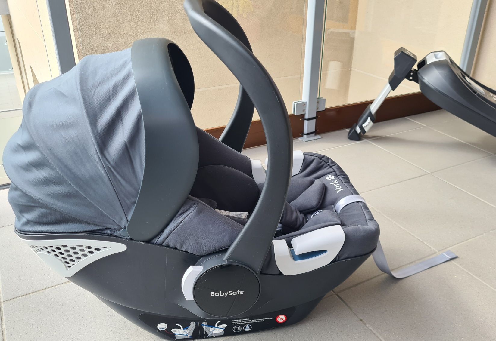 Fotelik nosidło Baby Safe York szary baza isofix