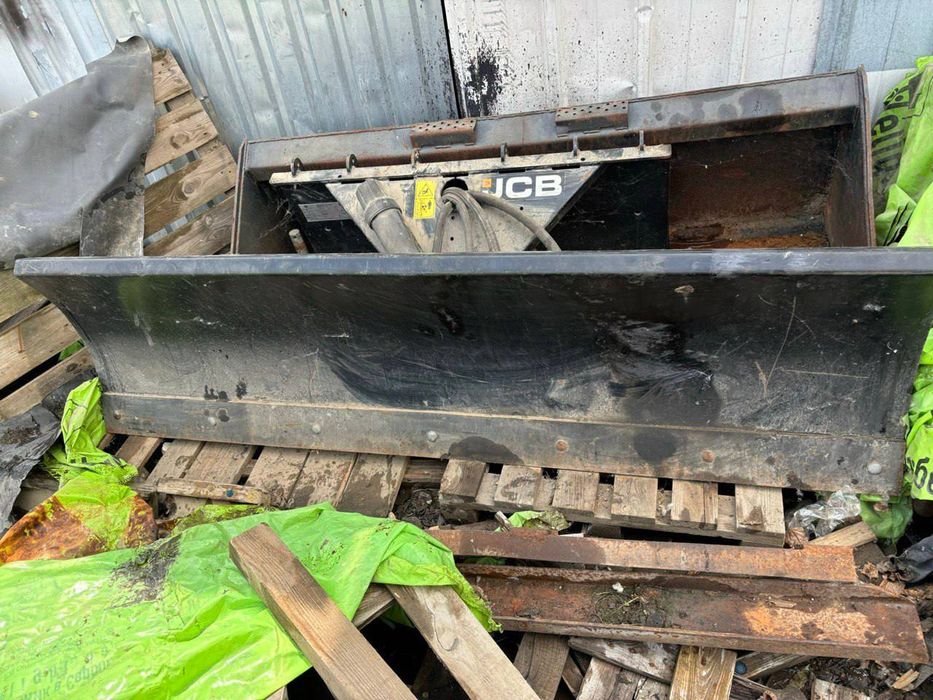 Гідравлічний поворотний сніговий відвал
до JCB225 ОРИГІНАЛ