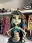 Monster high frankie stein Basic kolczyki