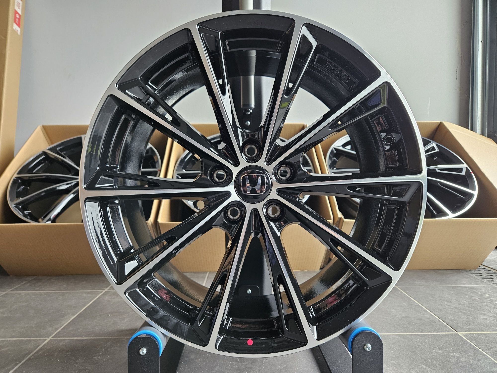 Honda 19 " Nowe 5x114,3 Civic HR-V CR-V Accord Felgi Czarne