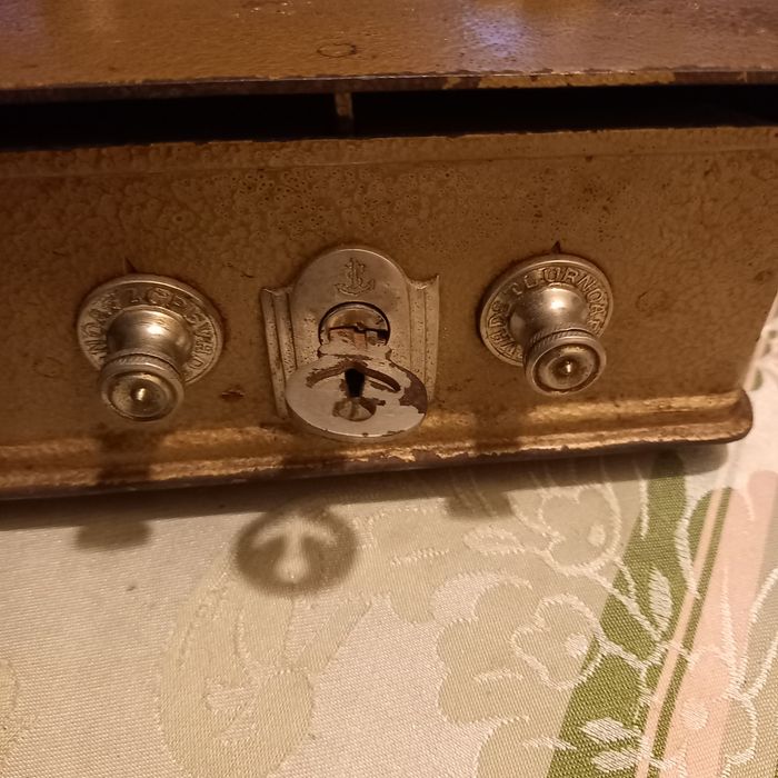 Cofre Antigo Ferro Fundido