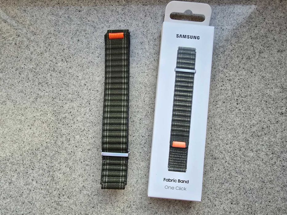 Nowy pasek Samsung Fabric Band One Click, kolor zielony.