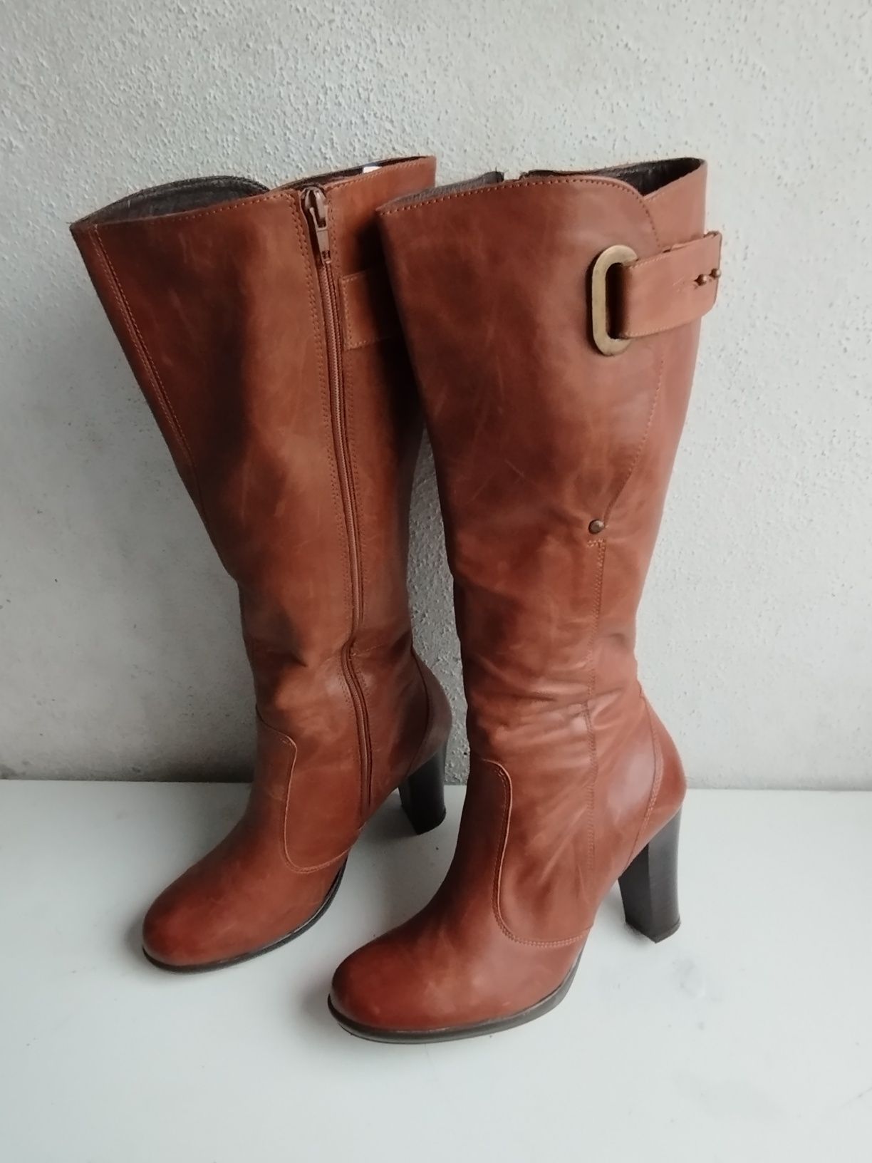 Botas Camel em pele Cortefiel