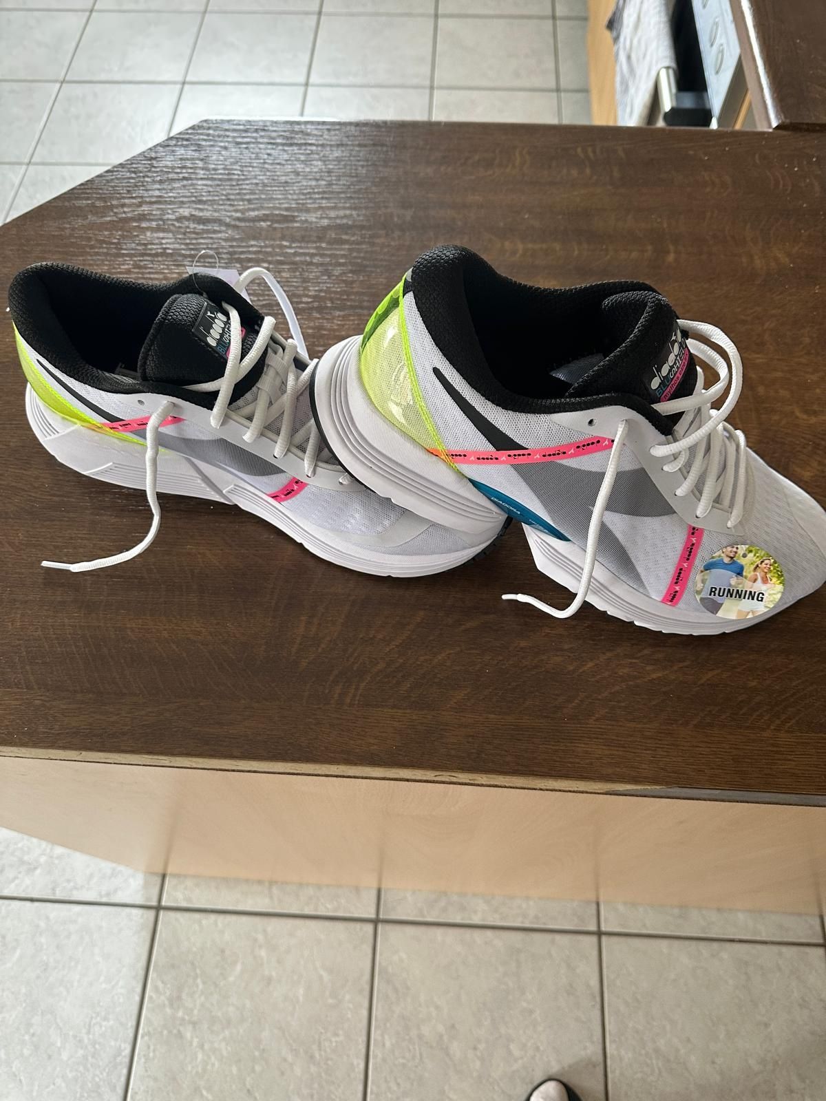 Białe buty DIADORA męskie