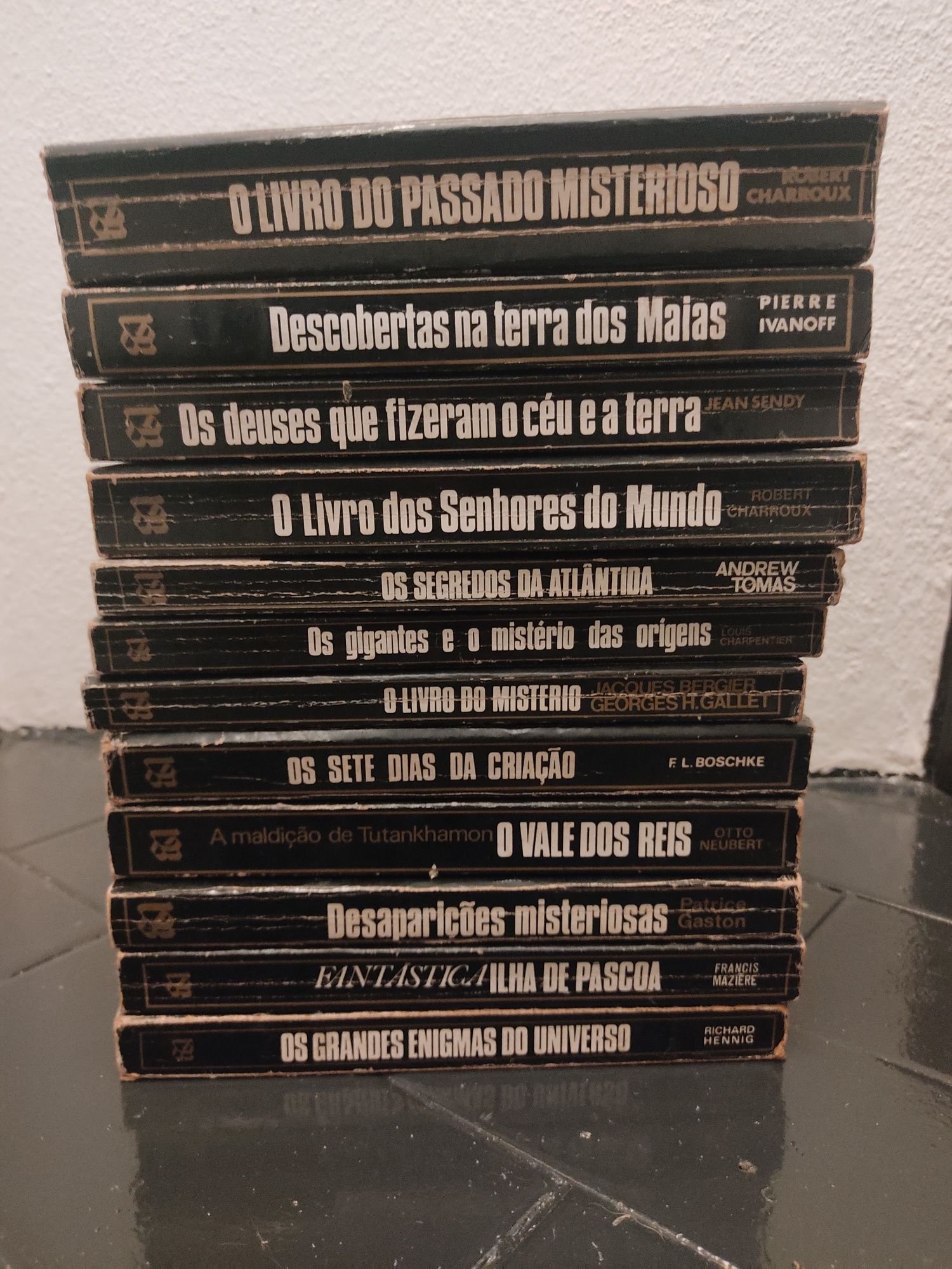 Coleção "Os enigmas de todos os tempos", Bertrand, em Português