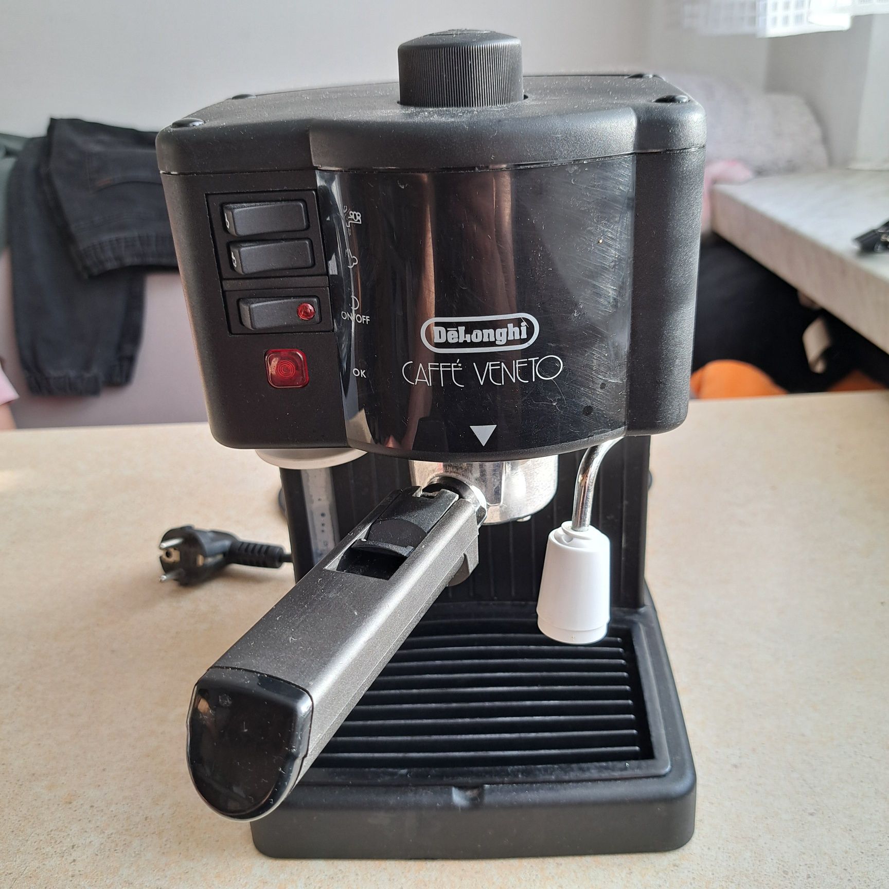 ekspres kolbowy De'longhi CAFFE VENETO
CAFFE VENETO