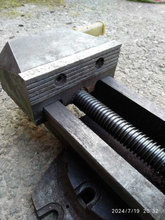 Продам тиски станочные фрезерные 160мм