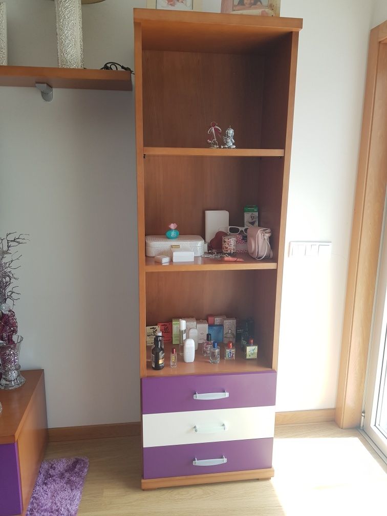 Cômoda, móvel  estante, prateleira e 2 cubos em cerejeira