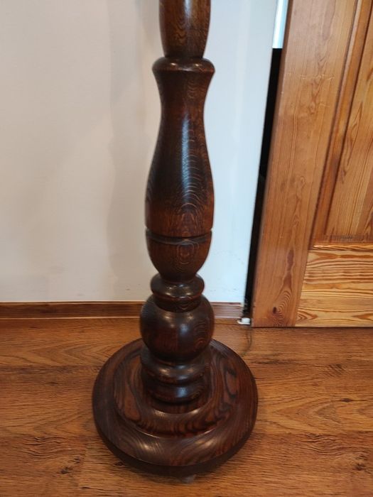 Lampa dębowa z abażurem