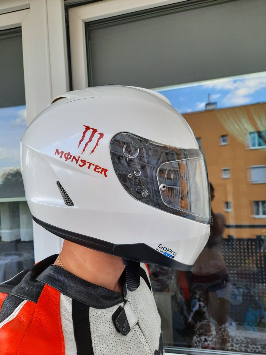Dwa zestawy kompletów motocyklowych