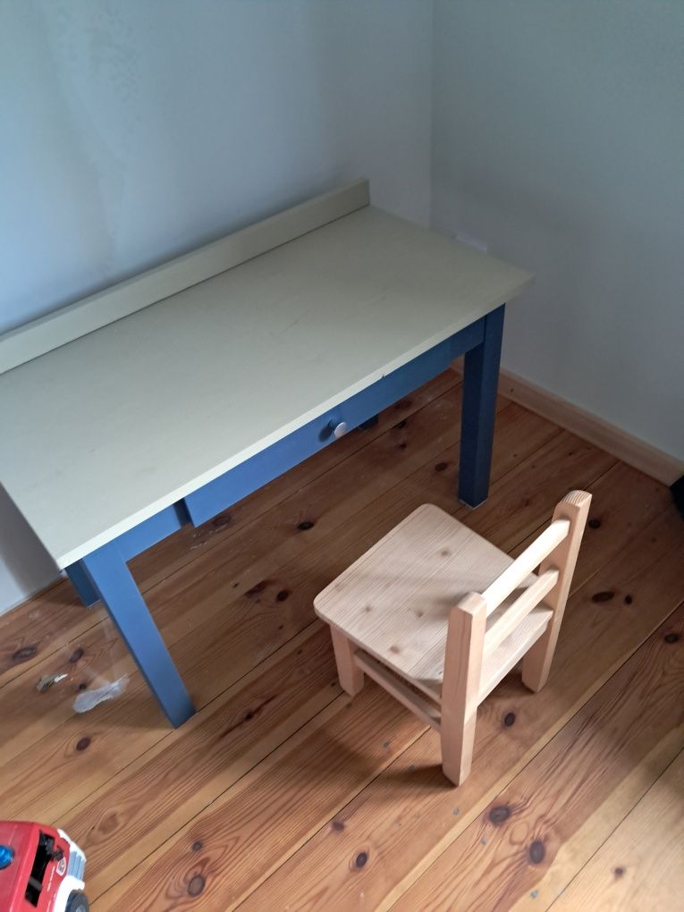 Stolik dla dziecka