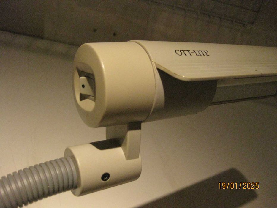 Candeeiro de escritório articulado