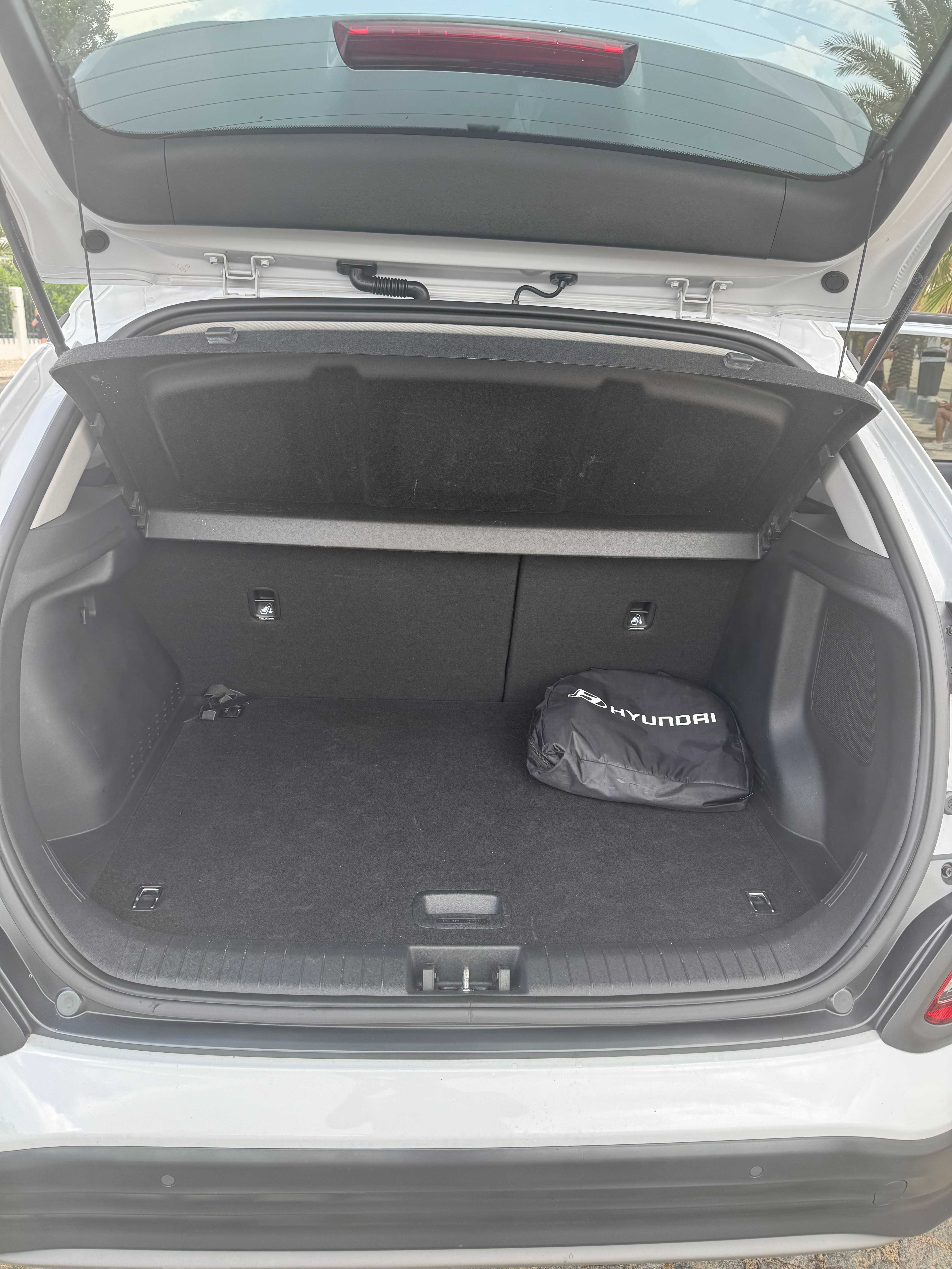 Hyundai Kauai elétrico -  Premium + LED de 64 kWh