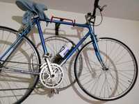 Bicicleta antiga, restaurada