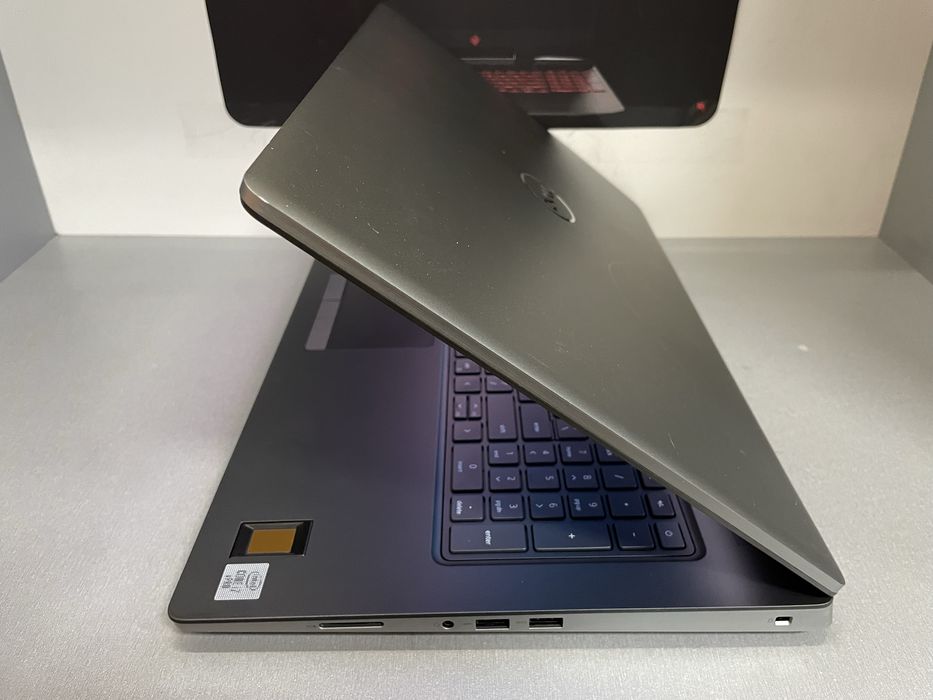 Dell Precision 7750 ноутбук