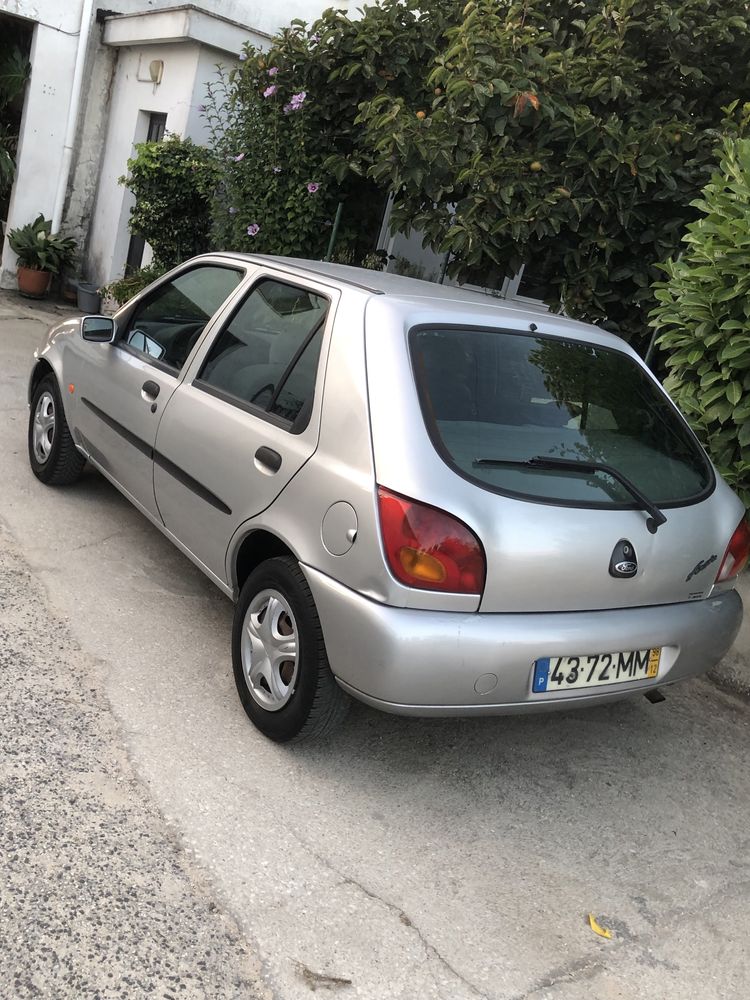 Vendo ford fiesta carro muito bem estimado