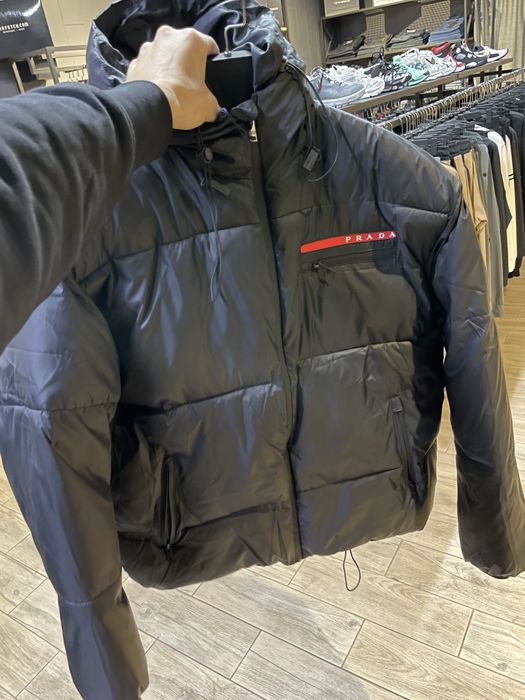 Пуховик Prada оригинал.