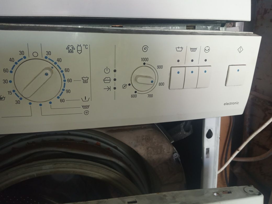 Продам стиральную машину Siemens по запчастям