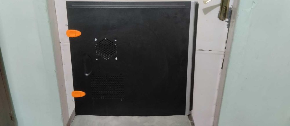 Недорого продам системный блок Intel Core2Duo E7400