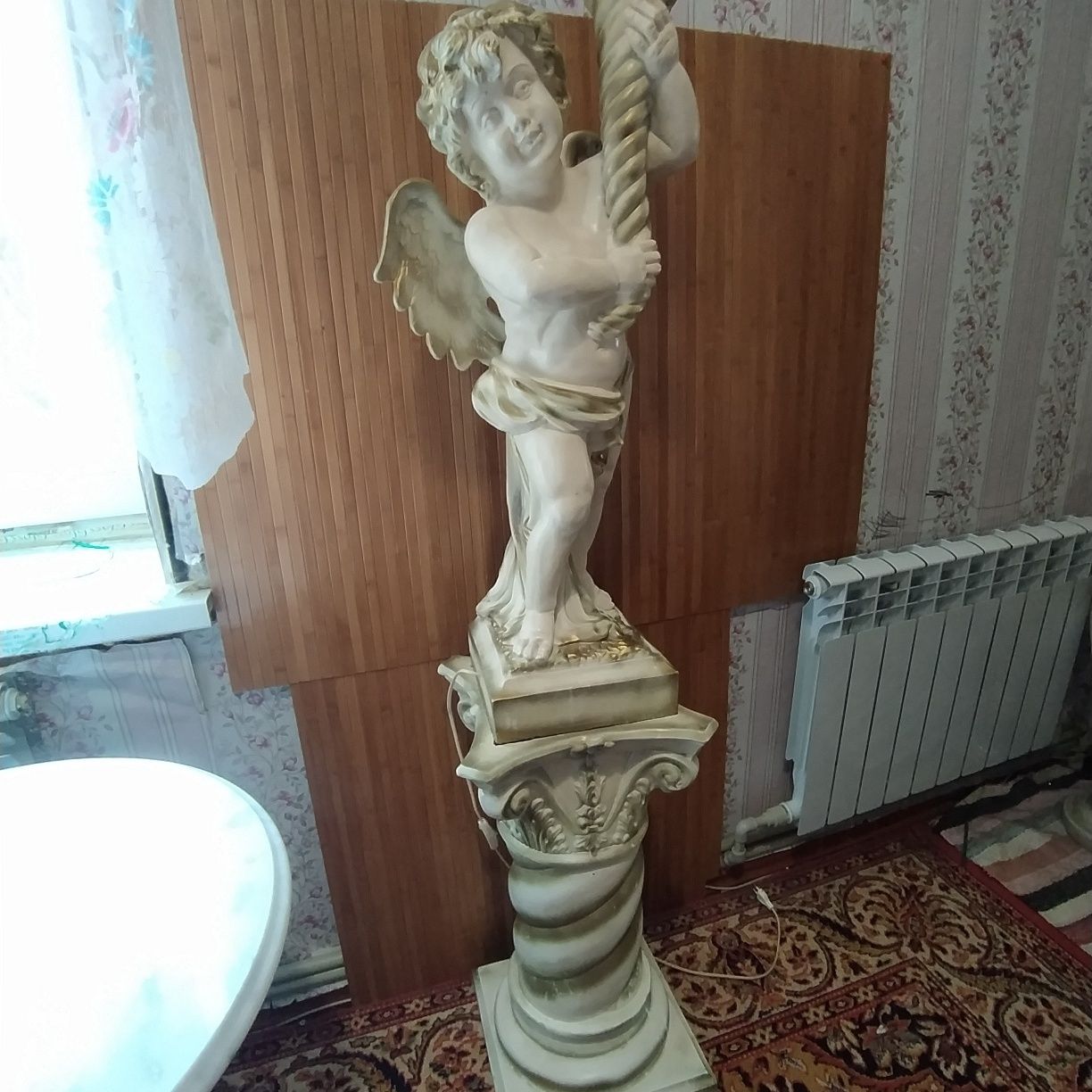 Статуя светильник