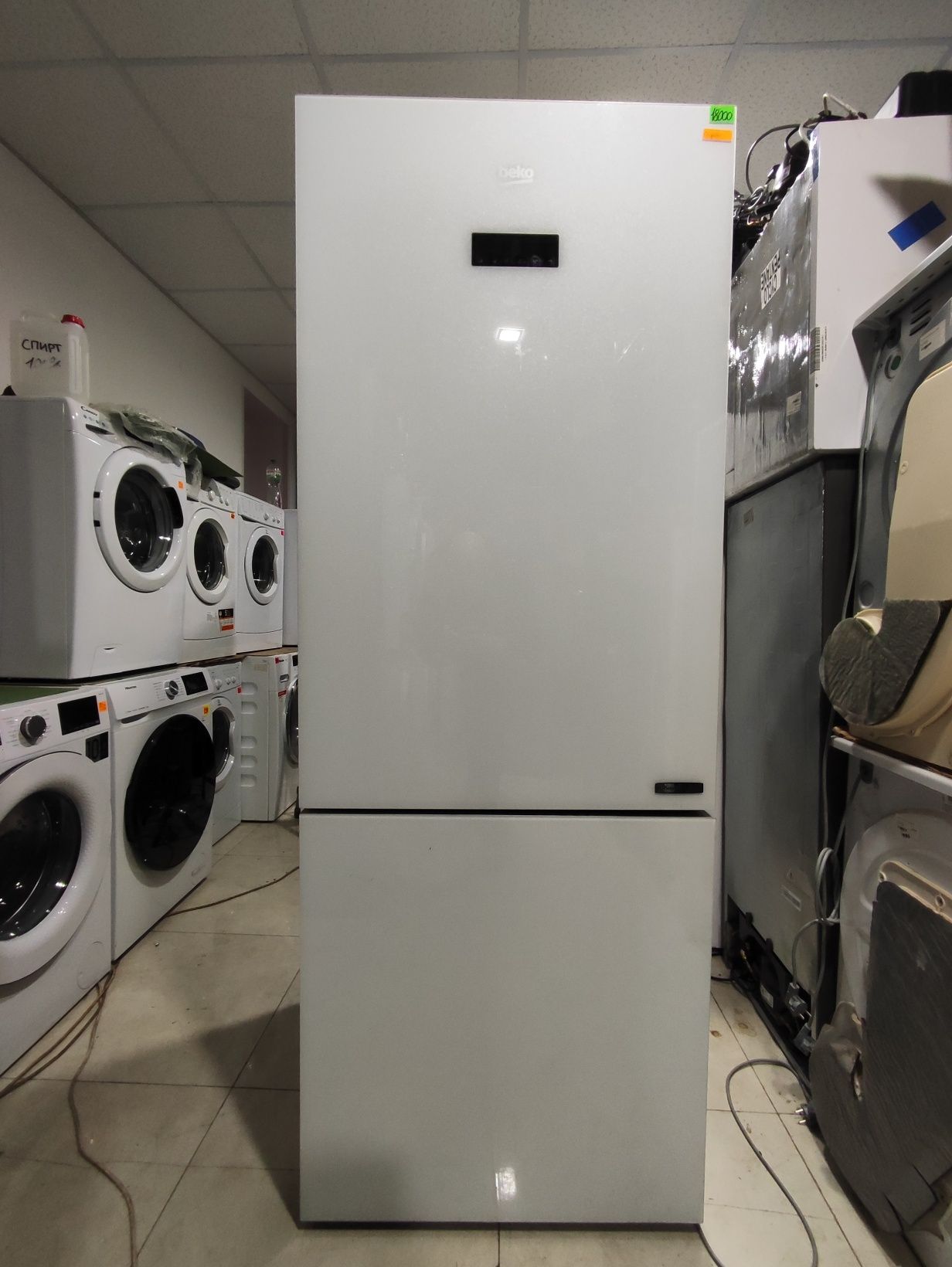Вмісткий холодильник Beko скло No Frost  з Європи