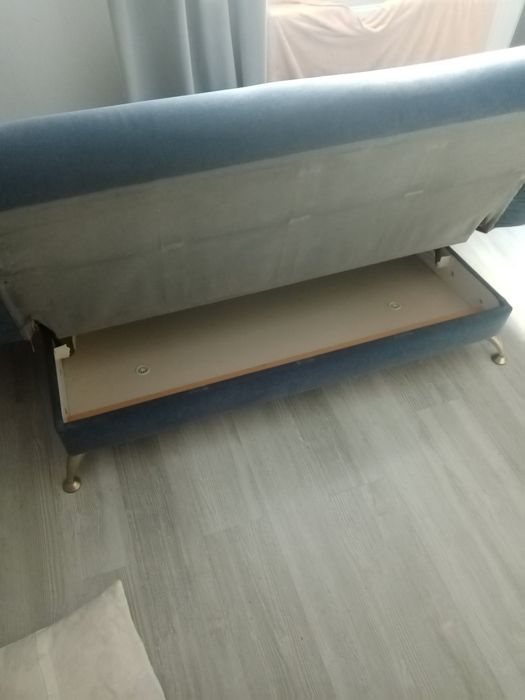 Piękna wygodna wersalka