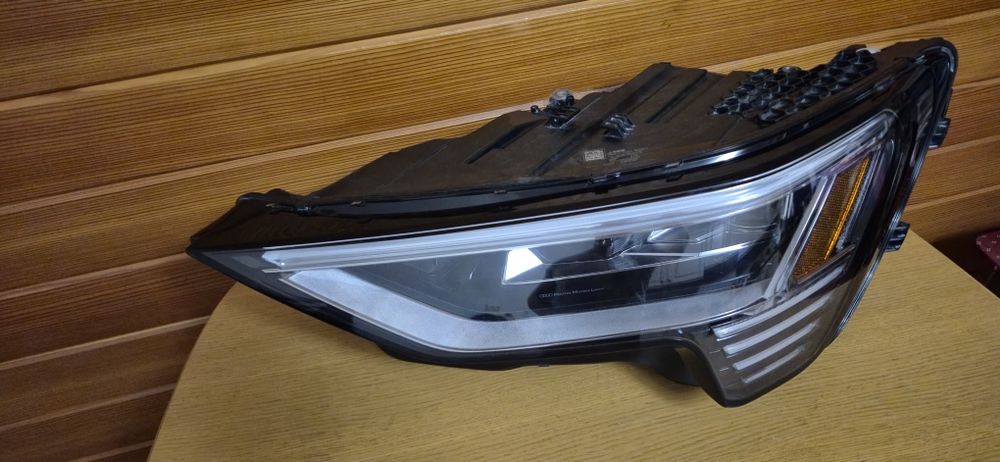 Audi E-Tron, Q8 Etron. Фара ліва USA. 4KE941035B.4KE941035E