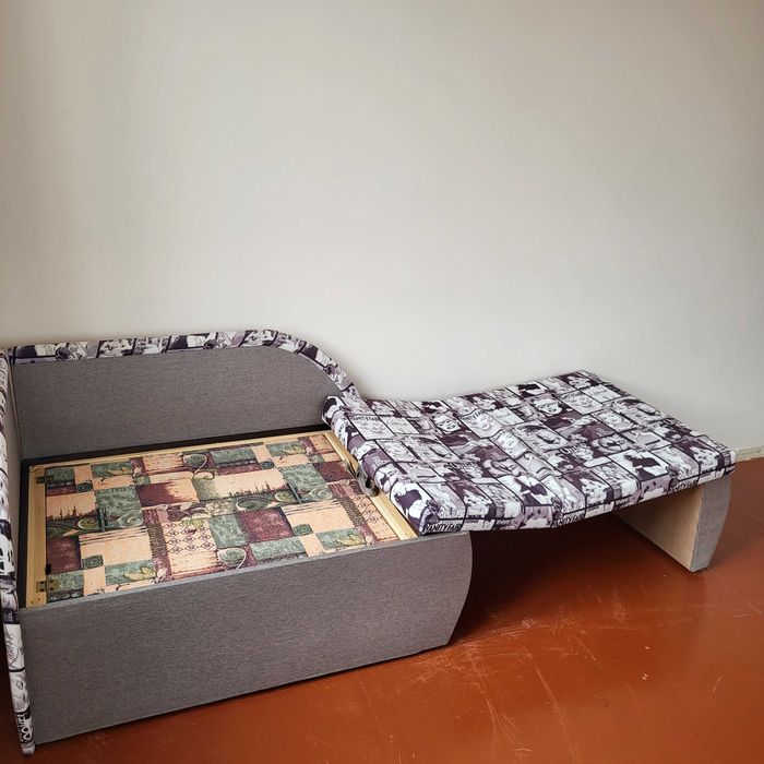 Продам диван вживаний