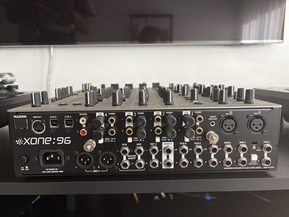 Vendo Xone96 como nova