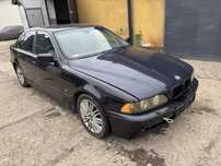 Blotnik prawy przod BMW E39 cosmosschwarz