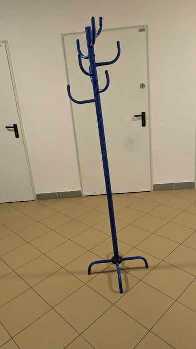 Wieszak metalowy stojący solidny