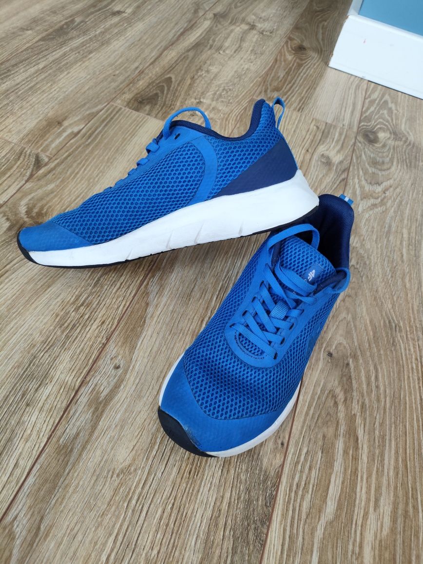 Buty sportowe 4F rozmiar 34